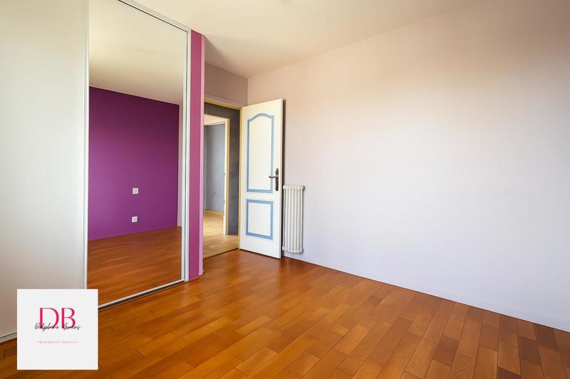 Maison - 92 m² - 5 pièces
