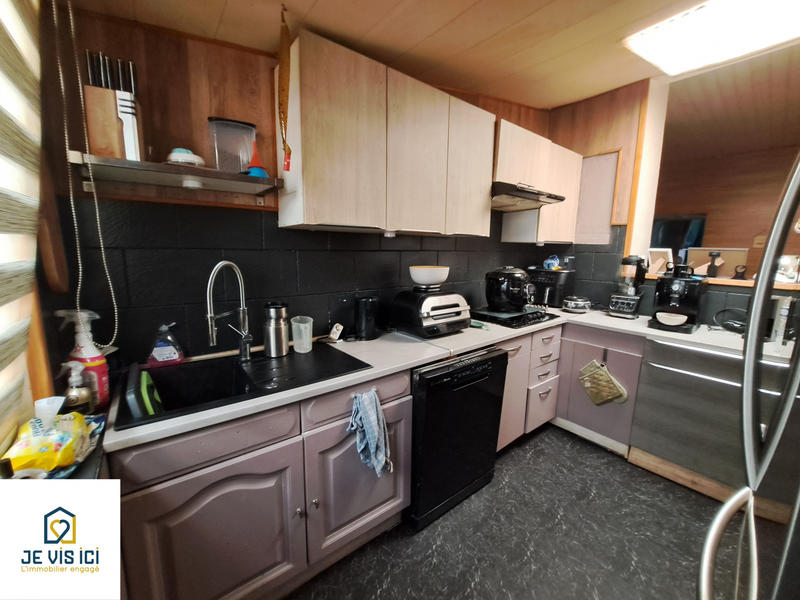 Maison - 99 m² - 8 pièces