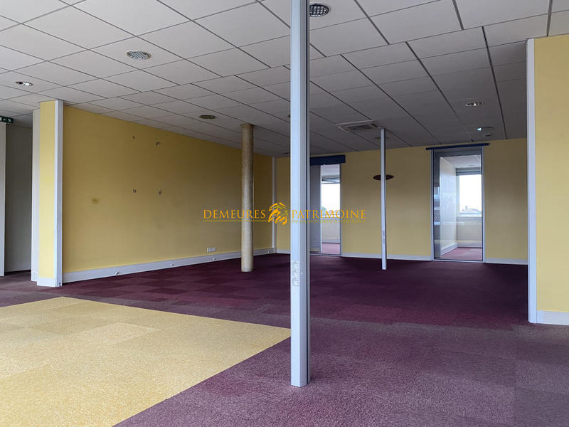 Bureau - 300 m²