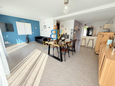 Maison - 96 m² - 4 pièces