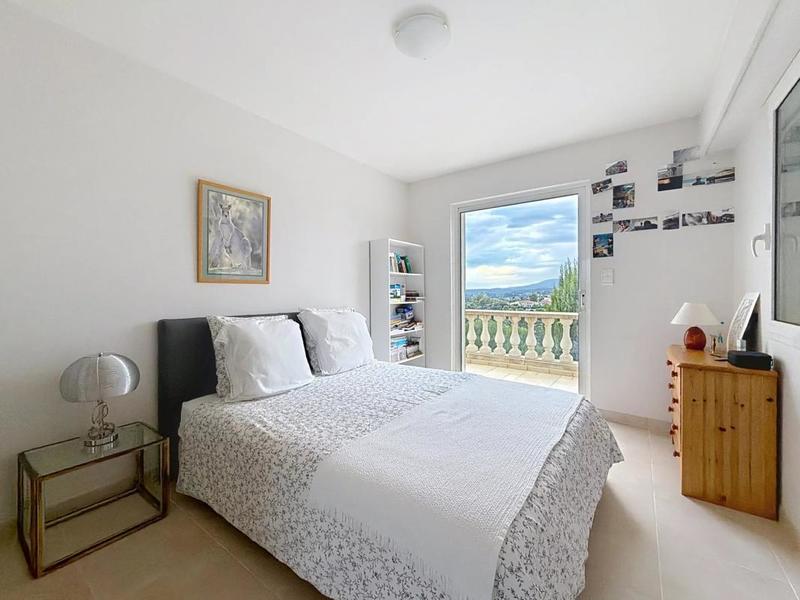 Villa - 171 m² - 6 pièces