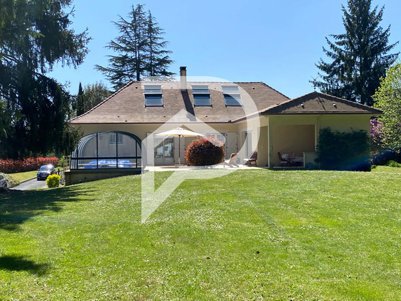 Maison - 282 m² - 7 pièces