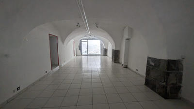 Local commercial - 160 m² - 3 pièces