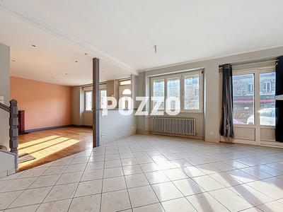 Maison - 600 m² - 6 pièces