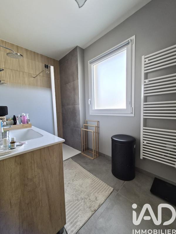 Maison - 99 m² - 5 pièces