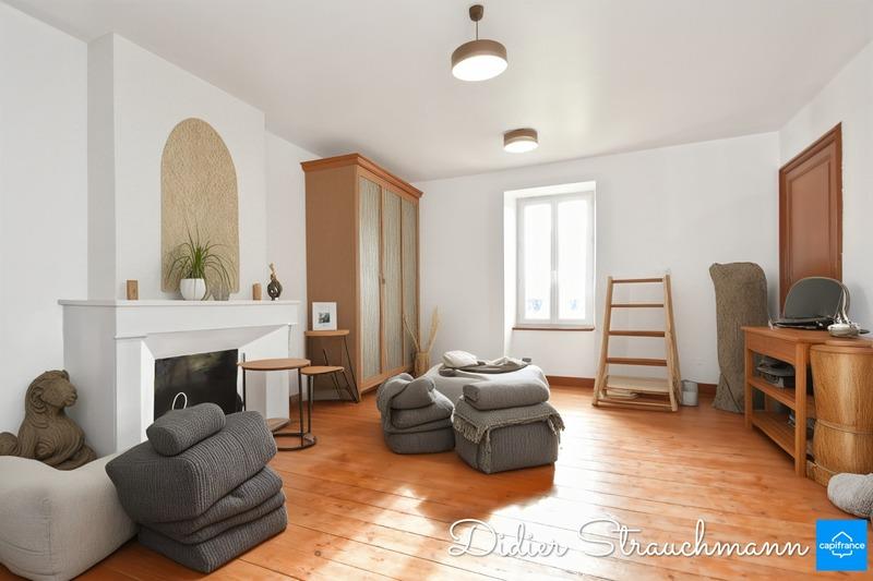 Maison - 234 m² - 7 pièces