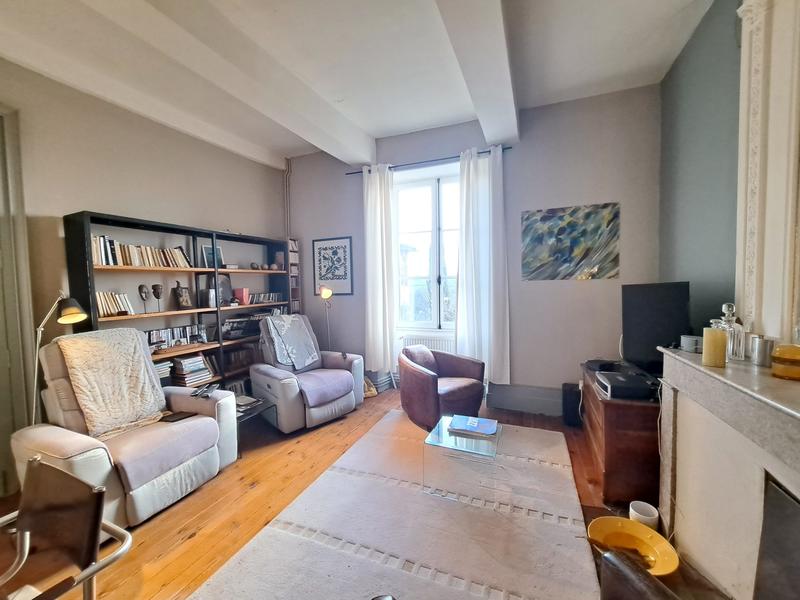 Maison - 245 m² - 9 pièces