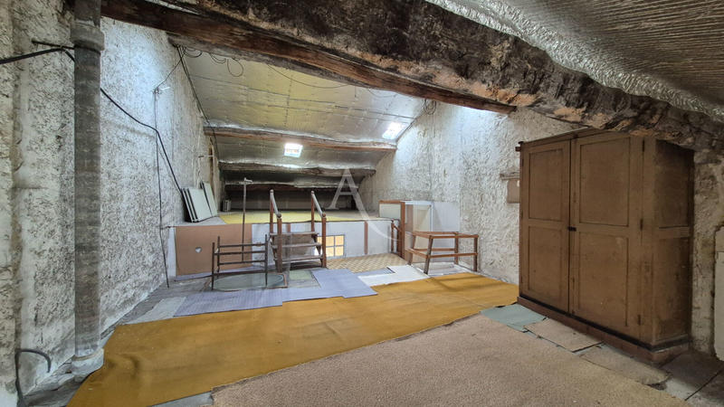 Maison - 275 m² - 6 pièces