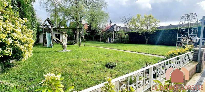 Villa - 220 m² - 6 pièces