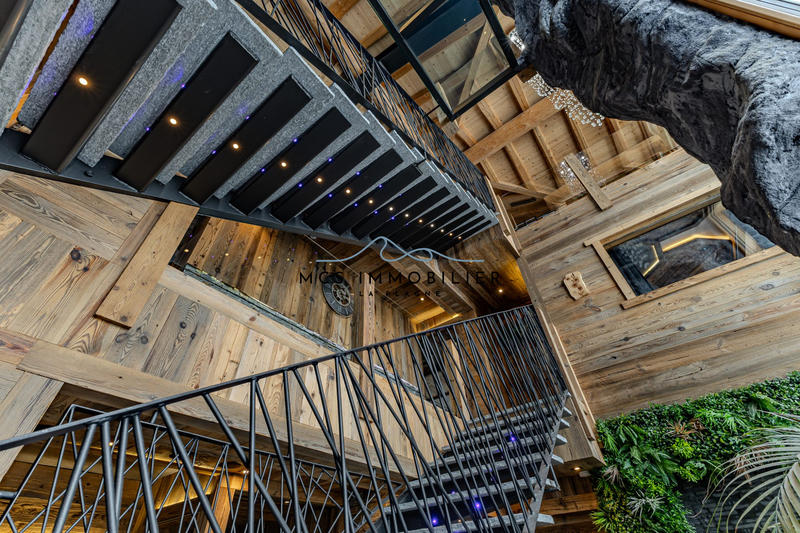 Châlet - 275 m² - 10 pièces