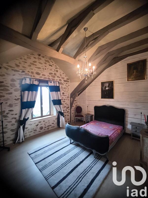 Maison - 230 m² - 8 pièces