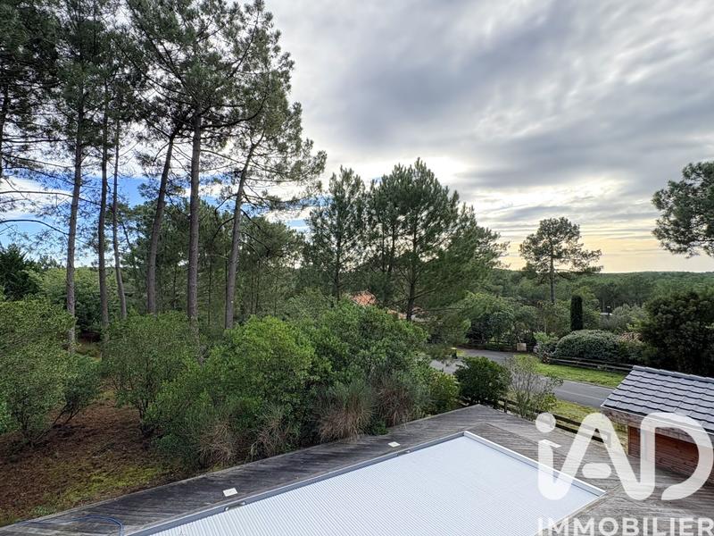 Maison - 240 m² - 9 pièces