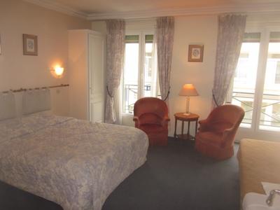 Propriété - 1 200 m² - 50 pièces