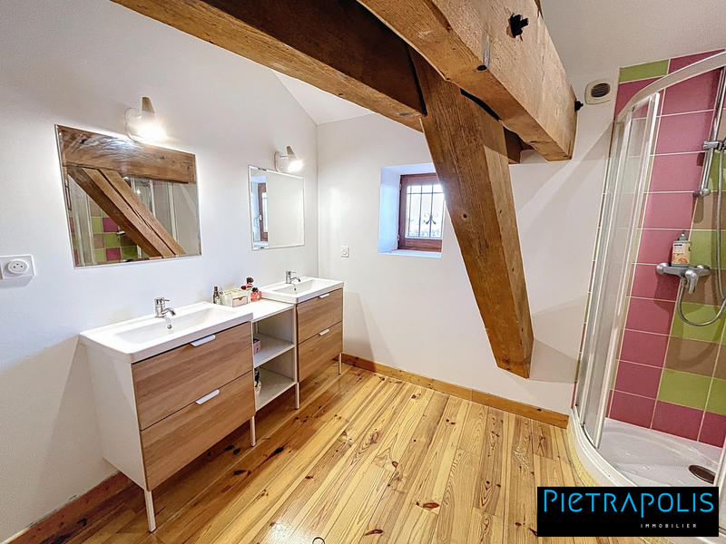 Maison - 277 m² - 9 pièces