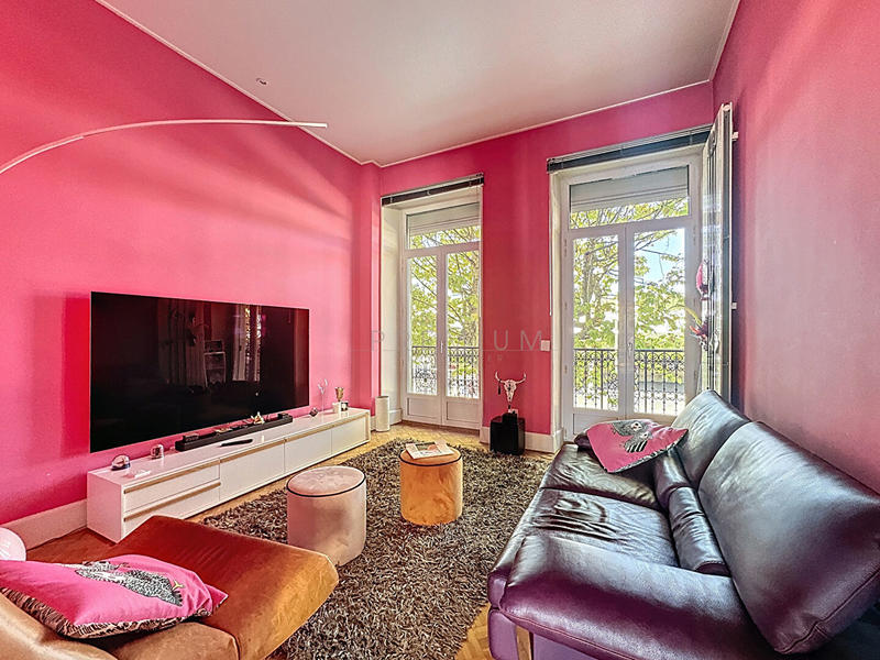 Maison de ville - 316 m² - 11 pièces