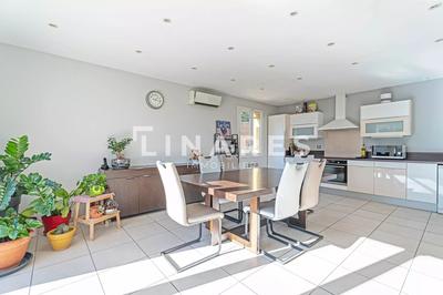 Maison - 122 m² - 5 pièces