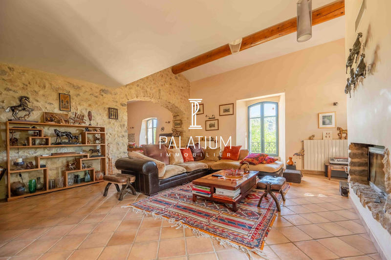 Mas - 445 m² - 12 pièces