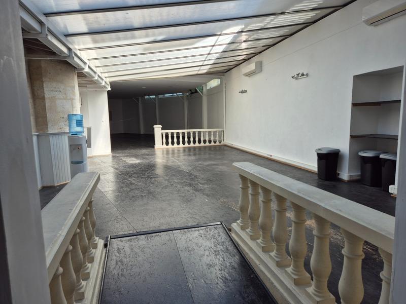 Local commercial - 220 m²