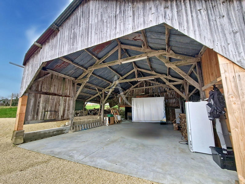 Maison - 205 m² - 9 pièces