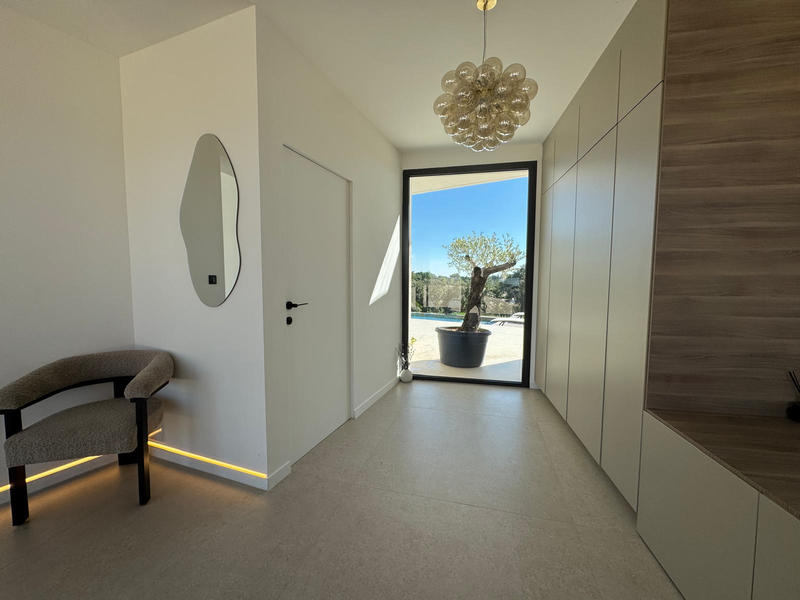 Maison - 207 m² - 5 pièces