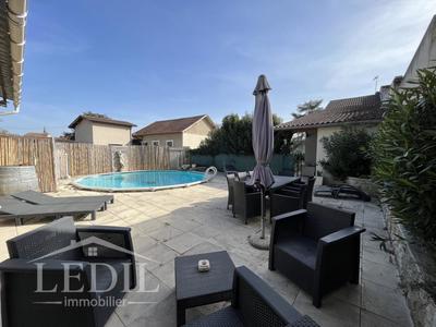 Propriété - 248 m² - 7 pièces