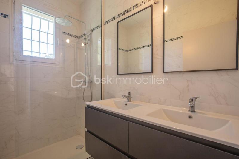 Maison - 94 m² - 5 pièces