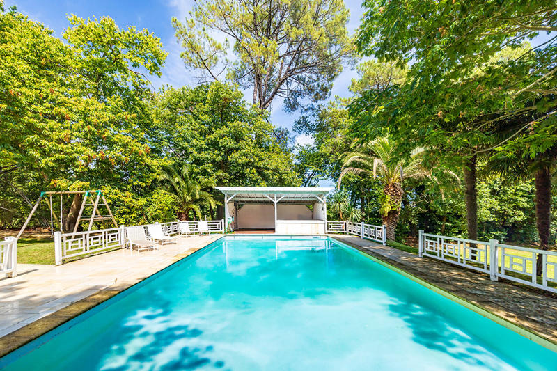 Villa - 255 m² - 6 pièces