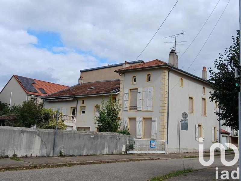 Maison - 220 m² - 8 pièces