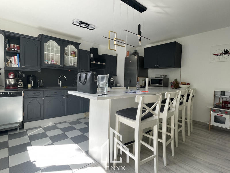 Appartement - 80 m² - 4 pièces