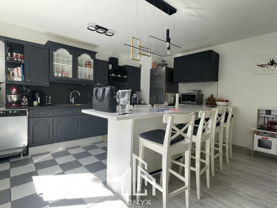 Appartement - 80 m² - 4 pièces