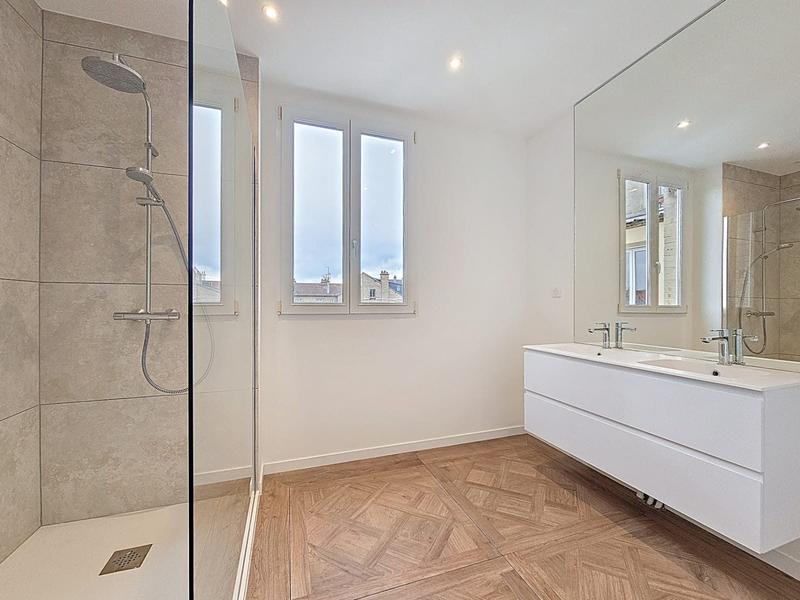 Appartement - 133 m² - 6 pièces