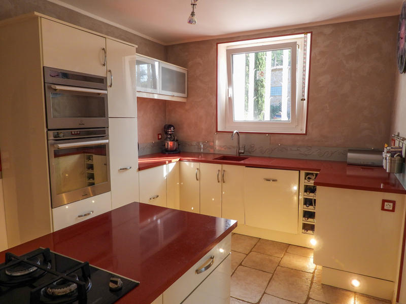 Maison - 272 m² - 9 pièces