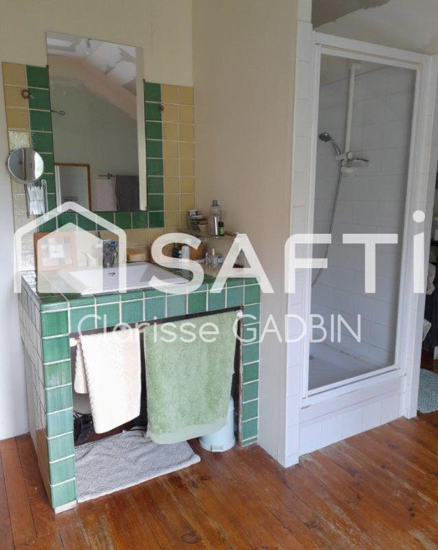 Maison - 260 m² - 11 pièces