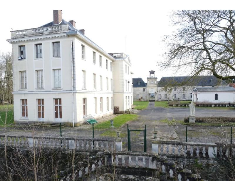 Manoir - 1 800 m² - 100 pièces