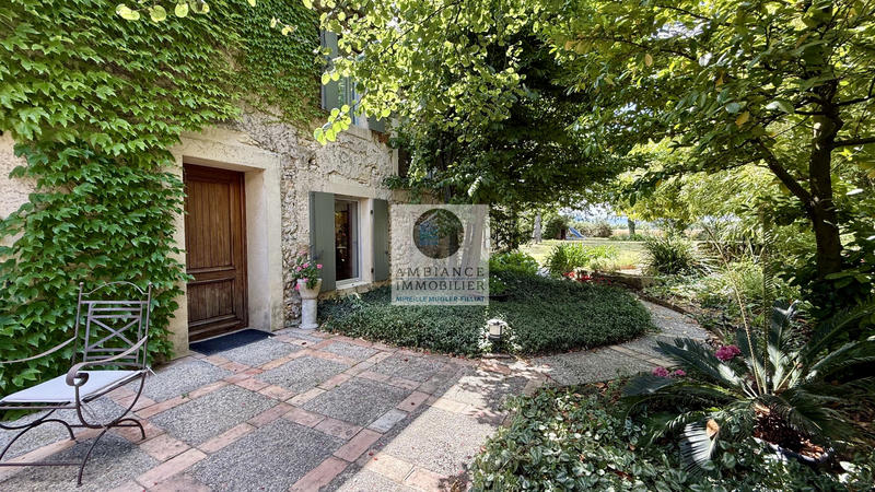 Maison - 214 m² - 10 pièces