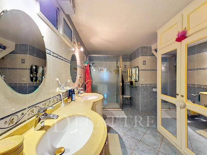 Maison - 192 m² - 7 pièces