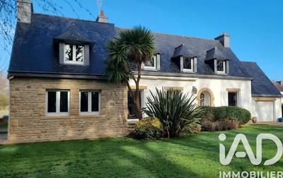 Maison - 183 m² - 8 pièces