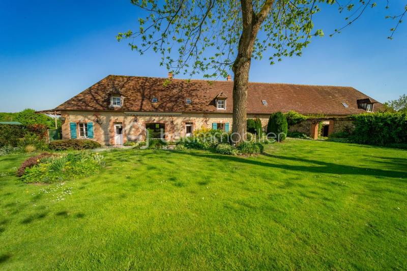 Propriété - 324 m² - 11 pièces