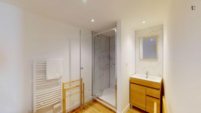 Chambre - 24 m² - 13 pièces