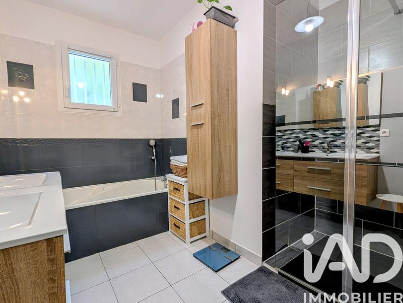 Maison - 92 m² - 5 pièces