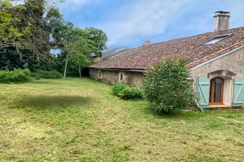 Maison - 201 m² - 5 pièces