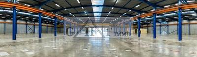 Entrepôt - 3 900 m²