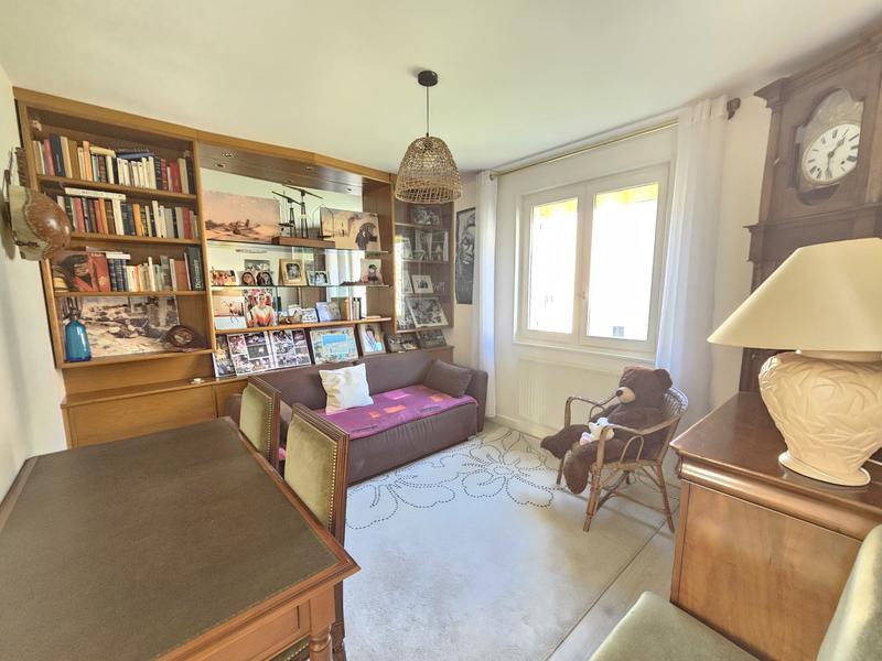 Maison traditionnelle - 107 m² - 6 pièces