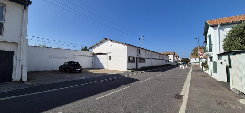 Entrepôt - 252 m² - 4 pièces