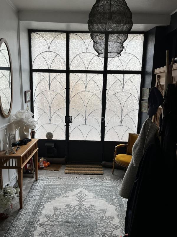 Demeure - 180 m² - 9 pièces