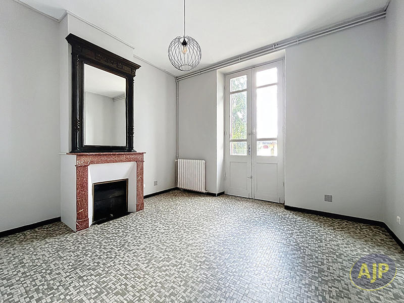 Maison - 220 m² - 10 pièces