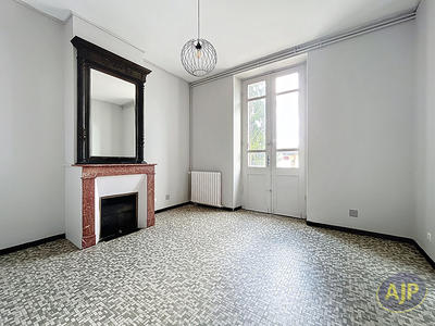 Maison - 220 m² - 10 pièces