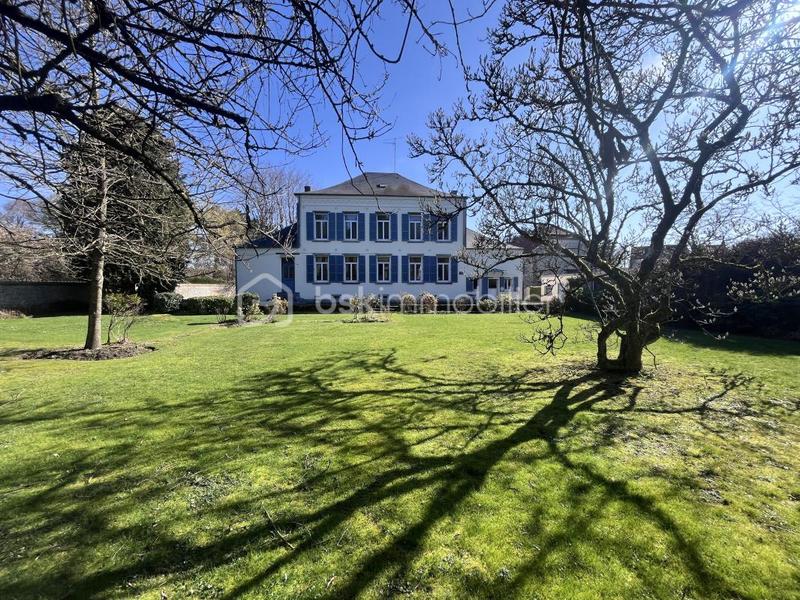 Demeure - 324 m² - 11 pièces