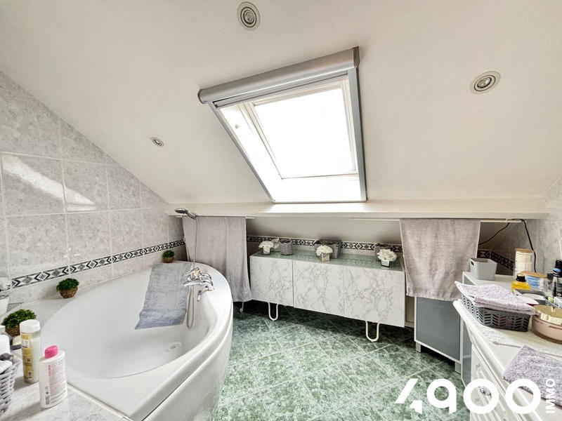 Maison - 152 m² - 7 pièces