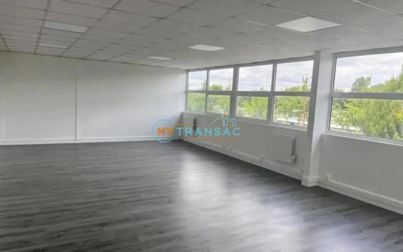 Local d'activités - 366 m²